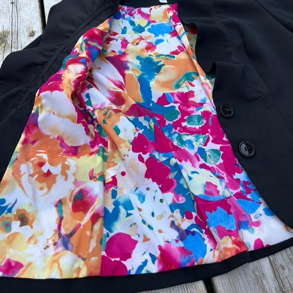 Tristan⎪Black Blazer With Floral Lining - Picture 6 of 9